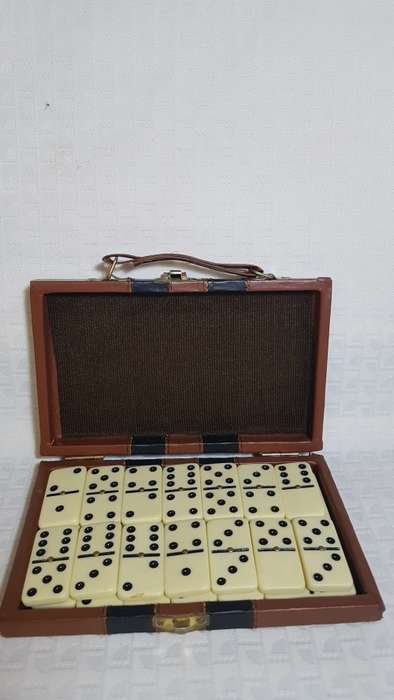 Vintage Dominos In A Leather Case!!! (complete)