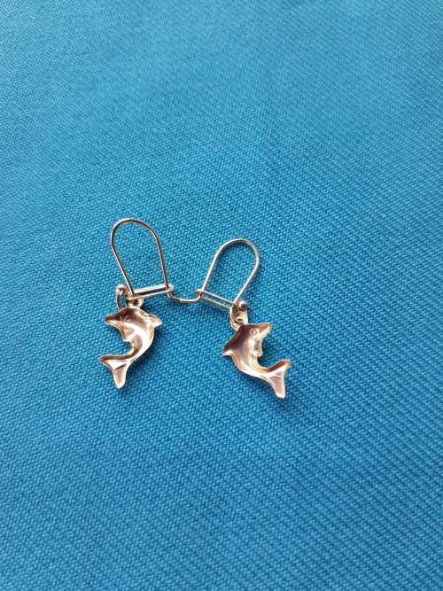 9 CT PAIR DOLPHIN DROP EARRINGS