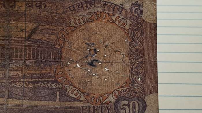 1975-1982 -  India - 50 Rupees - 7QL 594805 -  Note: Delicate Fold and damage