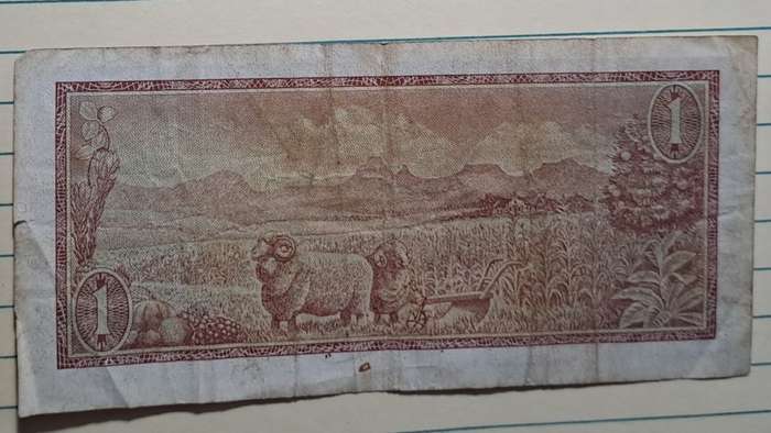 1973 - One Rand/Een Rand -  B90 852934 -  TW de Jongh 2nd Issue -  Demonetised -  Yes - Watermark -