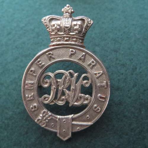 Rare -Queenstown Rifle Volunteers, w/m cap Badge worn prior to 1902 ** Owen 283**