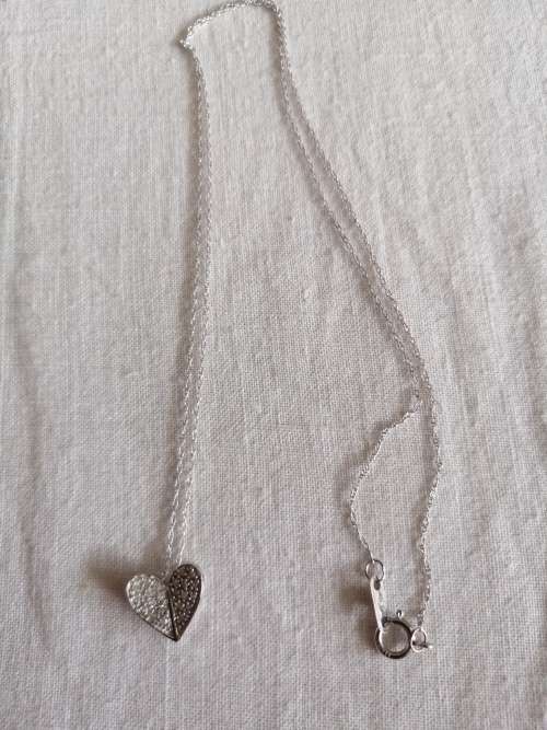 10CT White Gold and Diamond Heart Pendant and Necklace