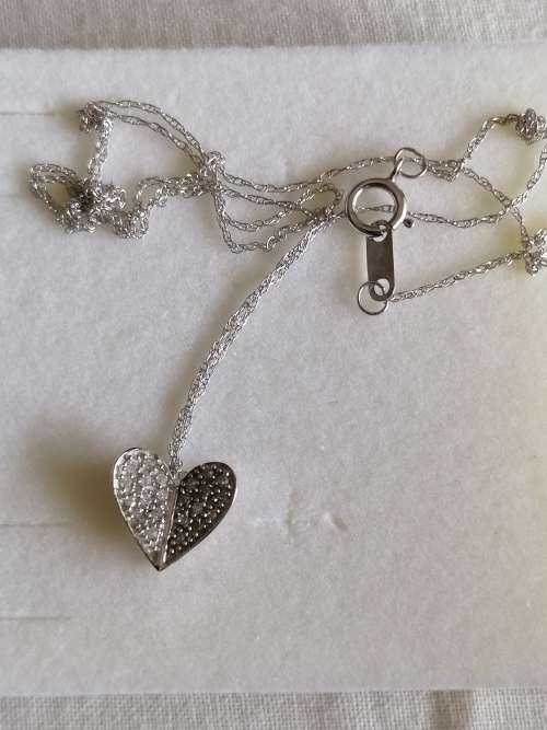 10CT White Gold and Diamond Heart Pendant and Necklace