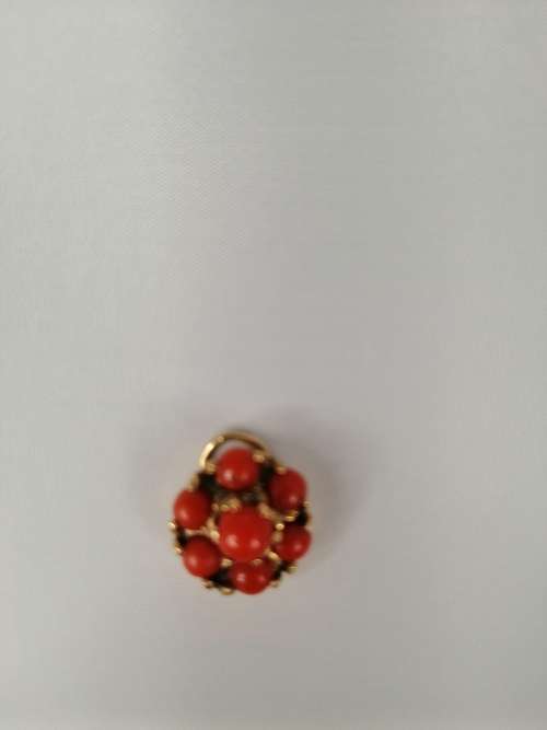 Vintage 9ct yellow gold  Coral Pendant