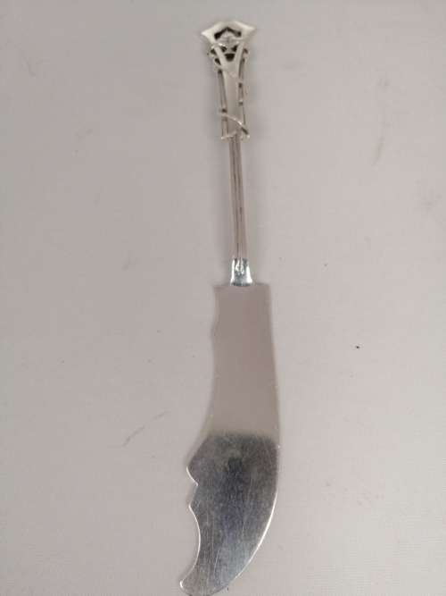 A RARE ART NOUVEAU STERLING SILVER MASTER BUTTER SPREADER KNIFE