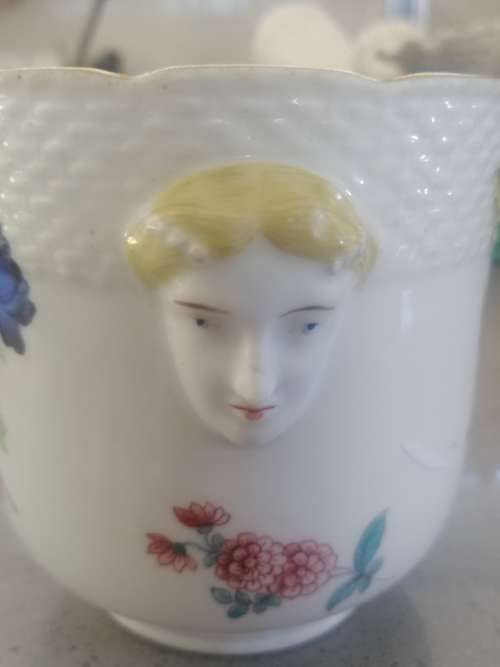 MEISSEN RARE CASHEPOT/ PLANTER FLOWER BLOSSOMS CIRCA 1774