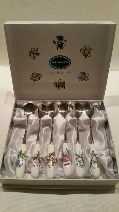 A Boxed Set of 6 Portmeirion Botanical Garden Teaspoons