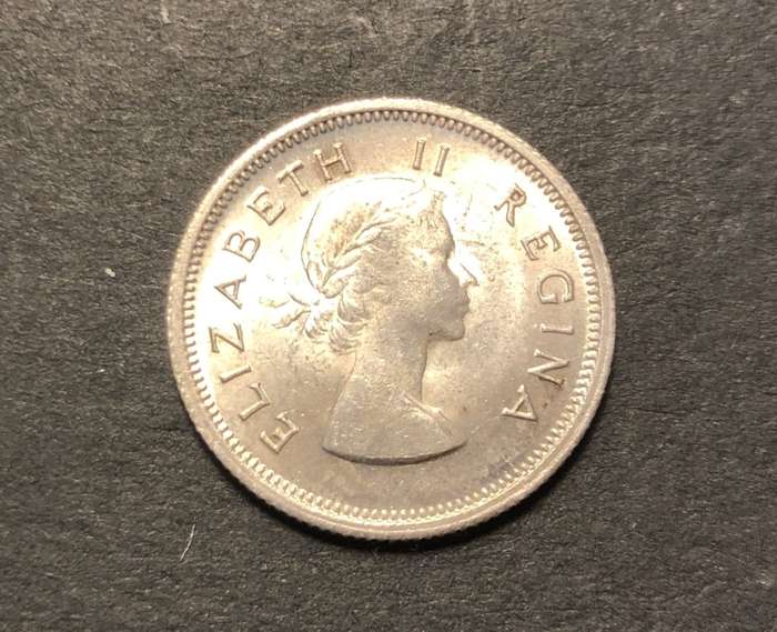 Brilliant AU+/UNC 1958 SA Union Silver 6 pence coin - Only ungraded coin available when listed