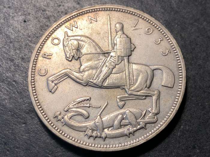 Nice 1935 Silver British Crown (5 shillings) - Lot 1 of 2