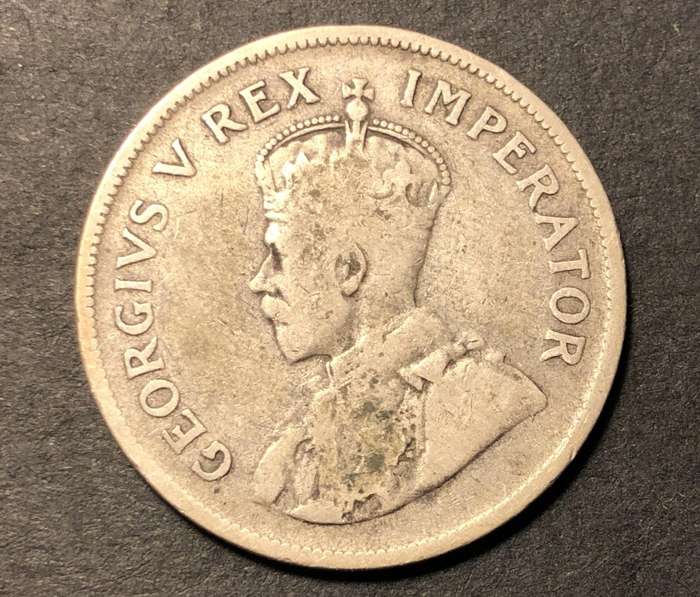 Scarce 1927 SA Union 2 ½ shillings (half crown) silver coin - Filler coin