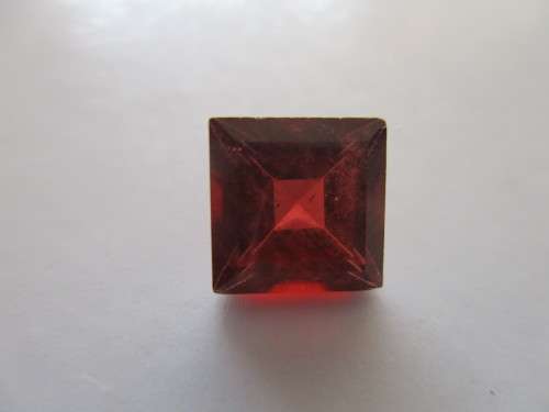 7.00 x 7.00 mm Princess cut Garnet 2.08 ct.