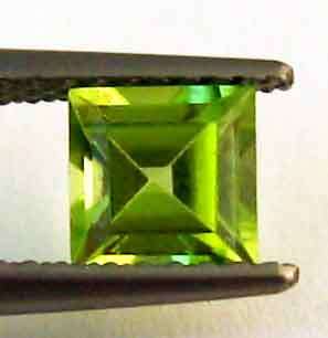 6.00 x 6.00 mm Square cut Peridot 1.27 cts
