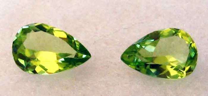 2 PIECES OF 6.00 X 4.10 MM PEAR CUT PERIDOTS T.W.0.88 CT. [price for each]