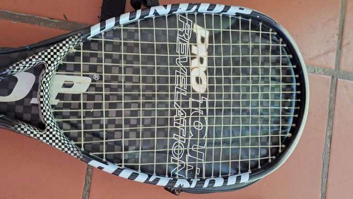8 Squash racquets