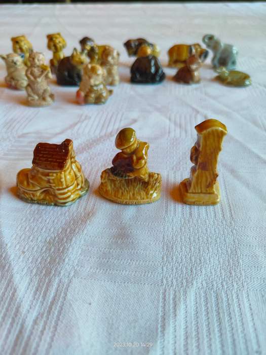 Nice large lot of vintage Wade Whimsies ornaments.