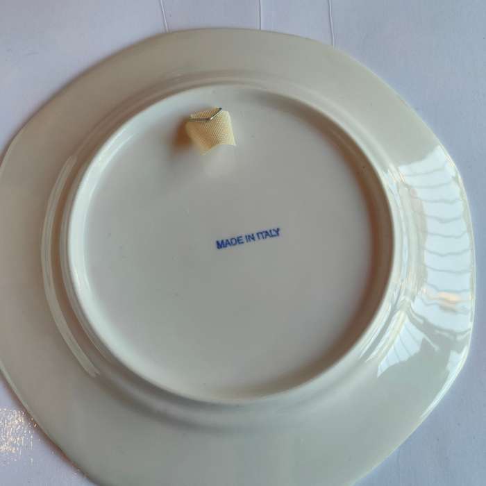 Vintage Roma ceramic souvenir plate - like new!