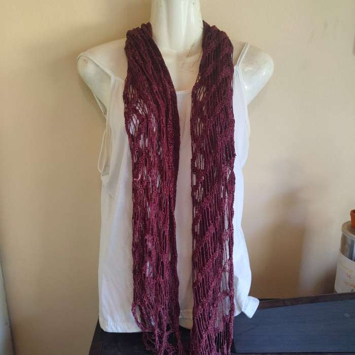 A gorgeous scarf - maroon