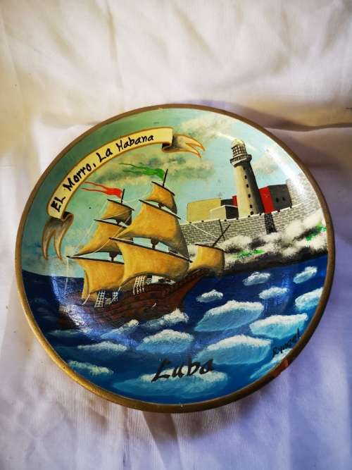 Stunning painted souvenir plate /wall hanging of El Morro, La Habana. Signed Ryneel
