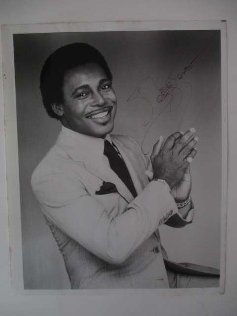 AUTOGRAPHED SIGNED - SINGER GEORGE BENSON A4 SIZE