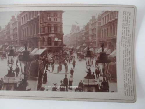 VICTORIAN STEREO CARD - STREET IN LONDON