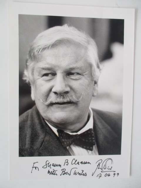 AUTOGRAPHED SIGNED - SIR PETER USTINOV - MURDER ON THE ORIENT EXPRESS