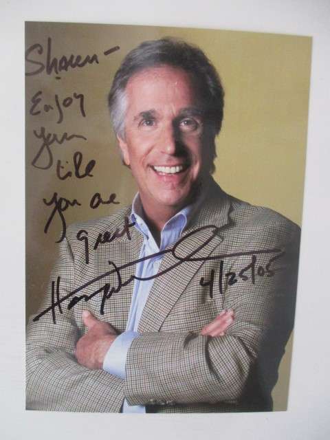 AUTOGRAPHED/ SIGNED - HENRY WINKLER - THE FONZ HAPPY DAYS