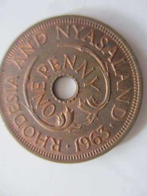 RHODESIA AND NYASALAND -  1963  -  ONE PENNY