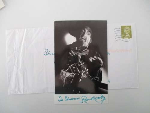AUTOGRAPHED / SIGNED - RON MOODY - OLIVER   TWIST CLASSIC ACTOR -  POSTCARD SIZE