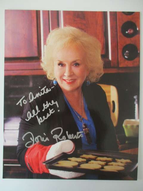 AUTOGRAPHED / SIGNED - DORIS ROBERTS  - EVERYBODY LOVES RAYMOND A4 SIZE