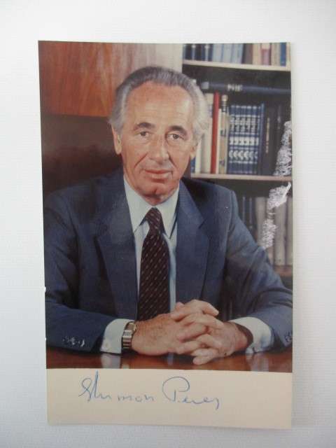 AUTOGRAPHED / SIGNED - SHIMON PERES / PRESIDENT AND PRIME MINISTER OF ISRAEL