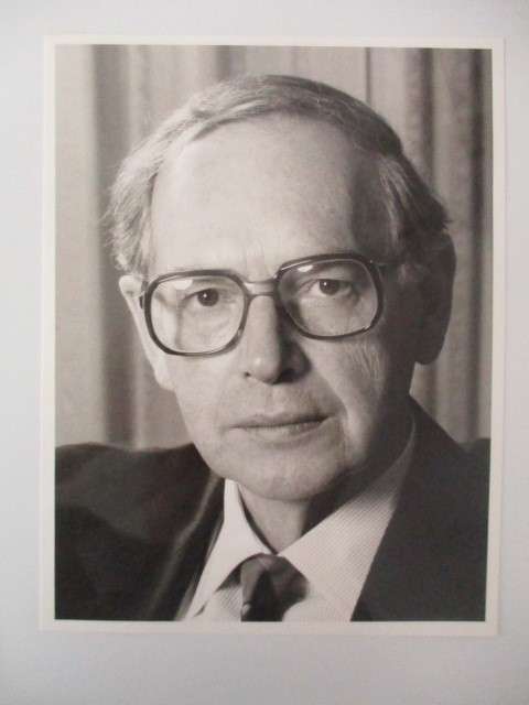PHOTOGRAPH AND LETTER OF THE GOVERNOR GENERAL OF AUSTRALIA 1984