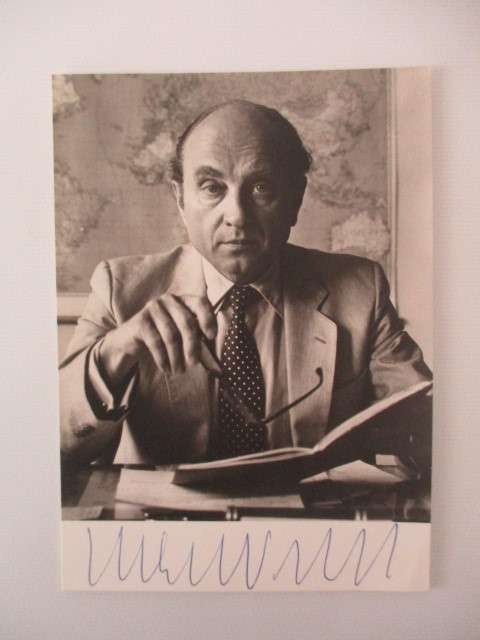AUTOGRAPHED / SIGNED -  DR. OTTO GRAF LAMBSDORFF  GERMAN POLITICIAN