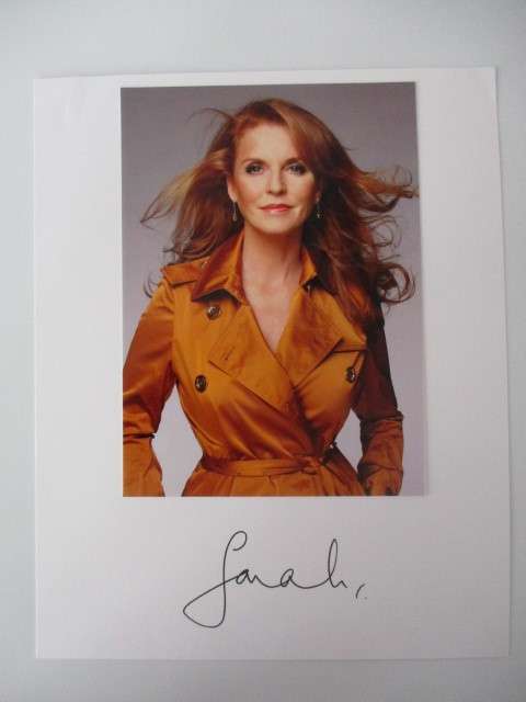 AUTOGRAPHED / SIGNED - SARAH FERGUSON DUCHESS OF YORK MONTED PHOTO