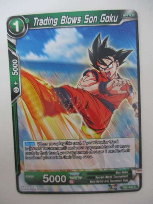 DRAGON BALL Z  TRADING CARD - COLOSSAL WARFARE -    TRADING BLOWS SON GOKU