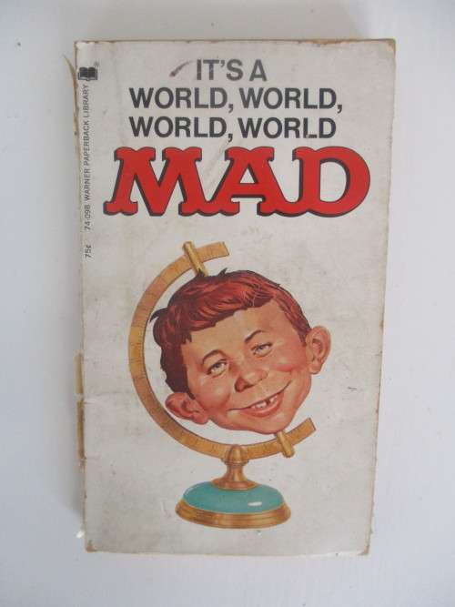 WARNER BOOKS - ITS A WORLD . WORLD WORLD, WORLD MAD DIGEST  1973 SPINE  BITS OF COVER MISSING