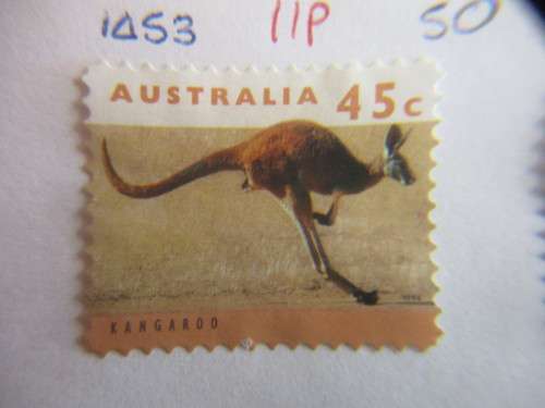 AUSTRALIA 5 STAMPS MOUNTED  - 1994 KANGAROOS AND KOALAS