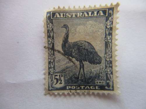 AUSTRALIA - USED MOUNTED STAMPS AND THE LYRE BIRD STAMP 1932