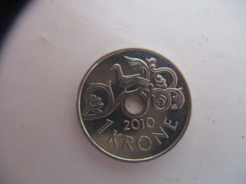 BEAUTIFUL 1 KRONE 2010  COIN