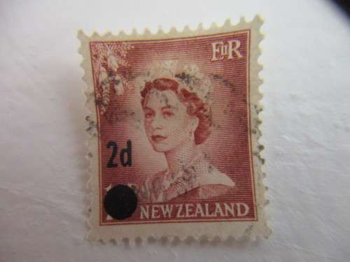 NEW ZEALAND USED CANCELLATION YOUNG QUEEN ELIZABETH STAMP