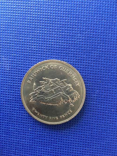 GREAT BRITAIN  - H.M. QUEEN ELIZABETH SILVER JUBILEE CROWN 25 PENCE  - GUERNSEY