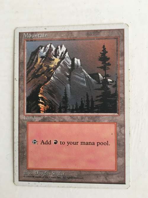 MAGIC THE GATHERING TRADING CARDS SET OF 4 MOUNTAIN CARDS  INCLUDING ONE BETA