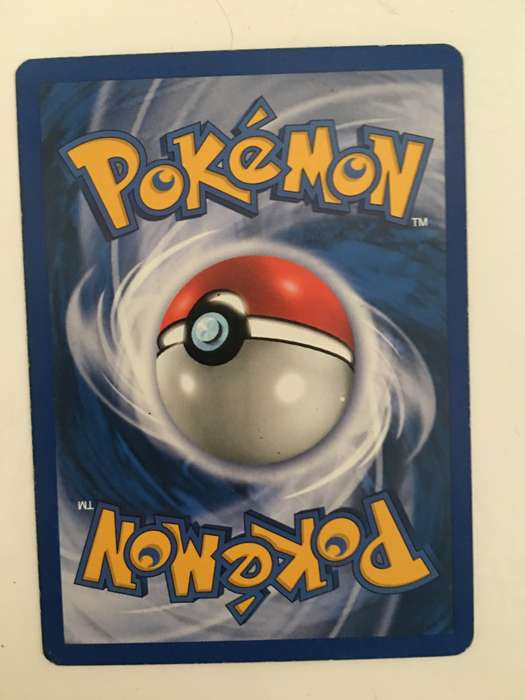 VINTAGE POKEMON TRADING CARD - TRAINER / POKEMON  CENTER