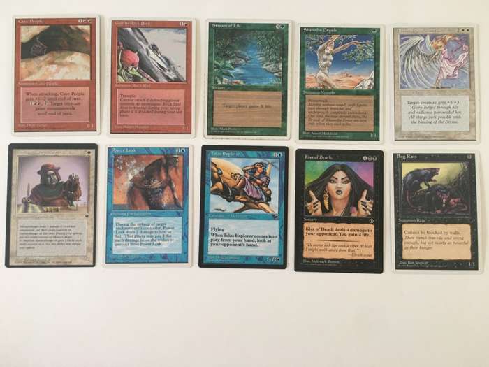 MAGIC THE GATHERING  - LOT OF 10 RANDOM CARDS FOR R40 RAND GET YOURS NOW!!!!