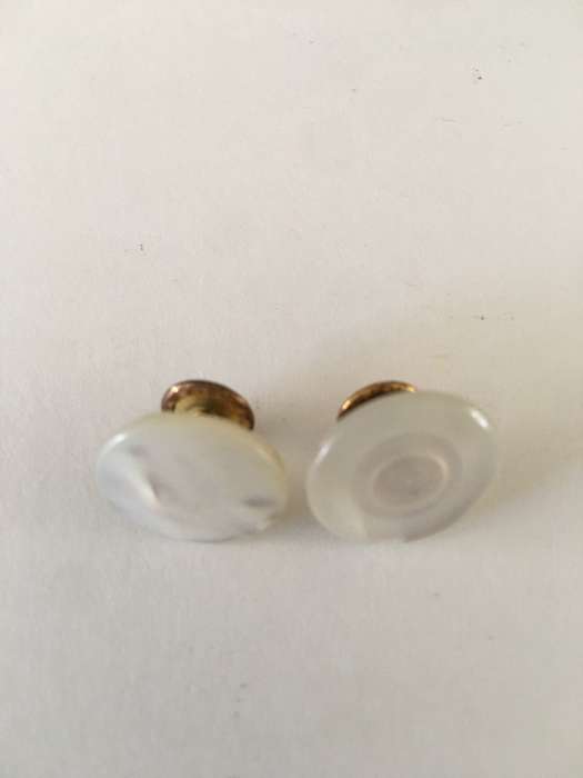 LOVELY VINTAGE ROUND MOTHER OF PEARL  CUFFLINKS