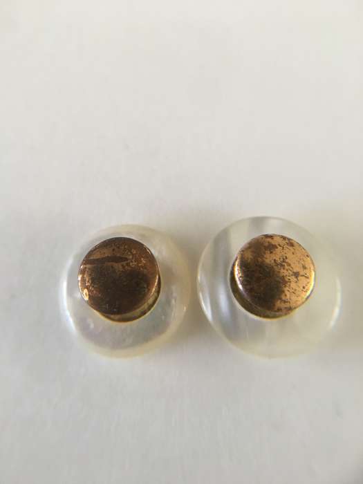LOVELY VINTAGE ROUND MOTHER OF PEARL  CUFFLINKS