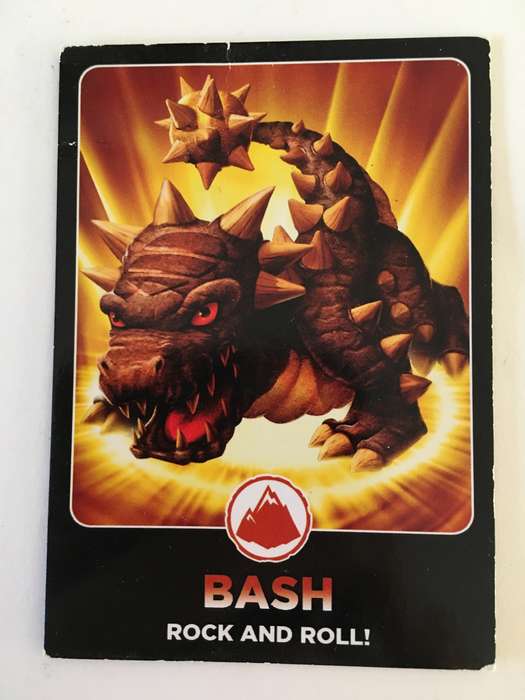 TOPPS - SKYLANDERS TRADING CARD - BASH