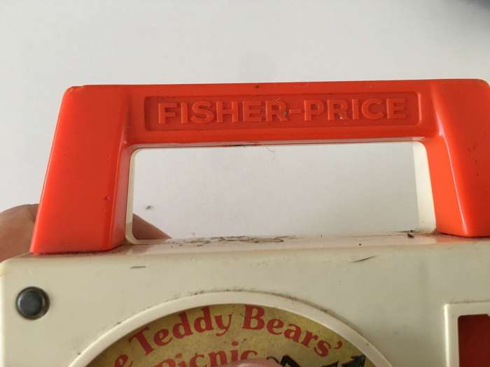 VINTAGE KIDDIES RADIO FISHER PRICE - TEDDY BEARS PICNIC - EARLY 70`S TO 60`S