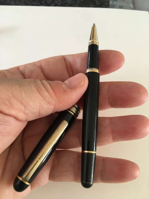 VINTAGE ASSORTMENT OF PENS INCLUDING PARKER AND RETRACTIBLE PENCILS