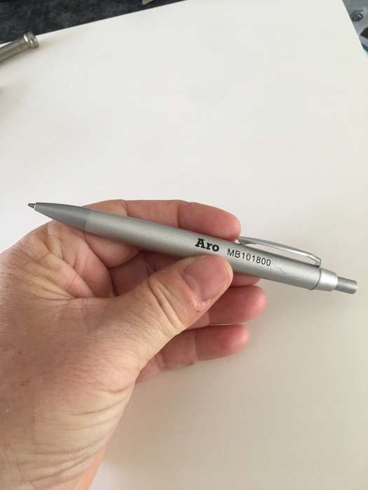 VINTAGE ASSORTMENT OF PENS INCLUDING PARKER AND RETRACTIBLE PENCILS
