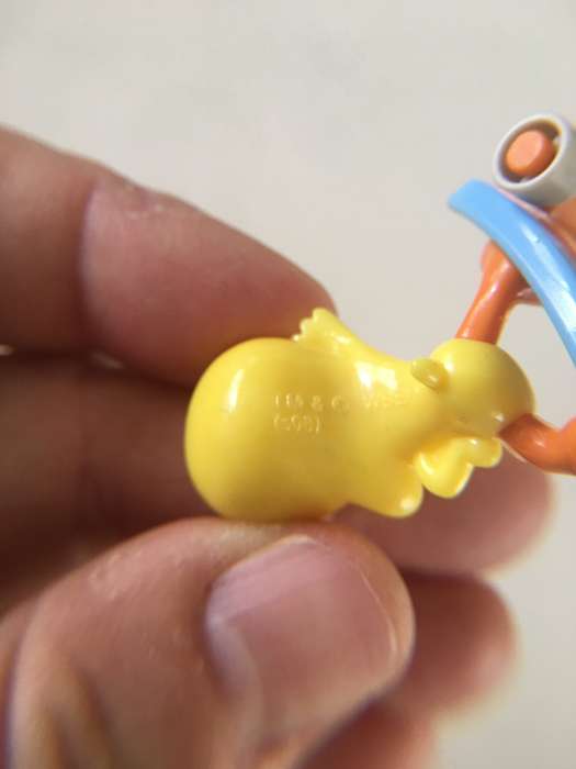 VINTAGE PVC LOONEY TUNES  TWEETY BIRD ON SKATEBOARD